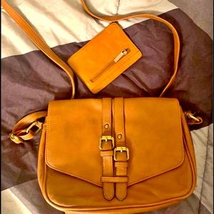 Hobo Wallet w/ Crossbody Bag